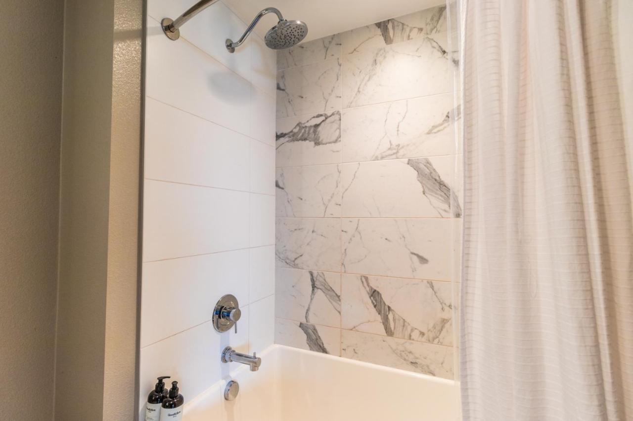 Luxury And Bright 2bdr And 2bth 4 Guests In Hollywood *